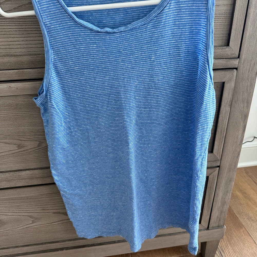 Vineyard Vines sleeveless top Size S